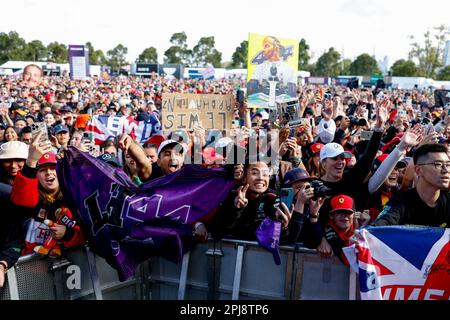 Australien. 01. April 2023. Melbourne, Australien. 01. April 2023. Zuschauer, Fans während der Formel 1 Rolex n Grand Prix 2023, 3. Runde der Formel-1-Weltmeisterschaft 2023 vom 31. März bis 2. April 2023 auf dem Albert Park Circuit in Melbourne – Foto DPPI Credit: DPPI Media/Alamy Live News Credit: DPPI Media/Alamy Live News Stockfoto