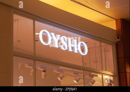 Warshaw, Polen - 14. Mai 2022: OYSHO-Shop im Einkaufszentrum Stockfoto