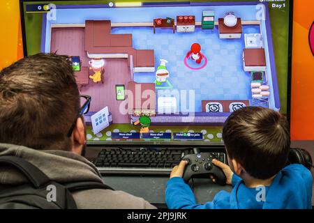 London, Großbritannien. 01. April 2023. Die Computerspiele-Konvention in der Londoner Truman-Brauerei. WASD Ein Satz von vier Tasten auf einer Tastatur, die als Wegbeschreibung zur Steuerung von Spielerfiguren in bestimmten Videospielen verwendet werden. (W, A, S und D stehen für oben, links, unten und rechts.) Paul Quezada-Neiman/Alamy Live News Credit: Paul Quezada-Neiman/Alamy Live News Stockfoto