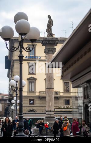 Die Säule des Überflusses auf der Piazza della Repubblica in Florenz, Italien Stockfoto