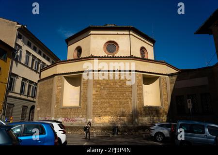 Rotonda degli Scolari („Gelehrte Rotunde“), teilweise erbaut von Brunelleschi, im Auftrag der Medici in Florenz Stockfoto