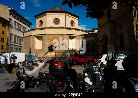 Rotonda degli Scolari („Gelehrte Rotunde“), teilweise erbaut von Brunelleschi, im Auftrag der Medici in Florenz Stockfoto