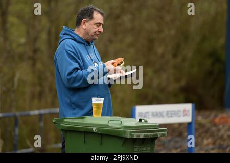 Huddersfield, Großbritannien. 1. April 2023. Huddersfield-Fans vor dem Sky Bet Championship-Spiel im John Smith's Stadium, Huddersfield. Der Bildausdruck sollte lauten: Gary Oakley/Sportimage Credit: Sportimage/Alamy Live News Stockfoto