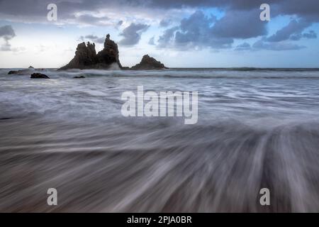 Abend am Strand von Benijo in der Nähe von Taganana, Teneriffa, Spanien Stockfoto