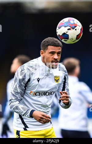 Marcus McGuane (18 Oxford United): Aufwärmen während des Spiels der Sky Bet League 1 zwischen Peterborough und Oxford United in der London Road, Peterborough, am Samstag, den 1. April 2023. (Foto: Kevin Hodgson | MI News) Guthaben: MI News & Sport /Alamy Live News Stockfoto