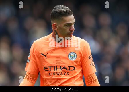 Manchester, Großbritannien. 01. April 2023. Ederson #31 von Manchester City während des Premier League-Spiels Manchester City gegen Liverpool im Etihad Stadium, Manchester, Großbritannien, 1. April 2023 (Foto von Gareth Evans/News Images) in Manchester, Großbritannien, am 4./1. April 2023. (Foto: Gareth Evans/News Images/Sipa USA) Guthaben: SIPA USA/Alamy Live News Stockfoto