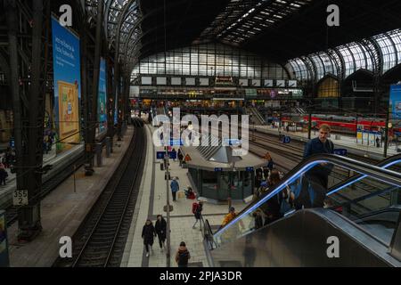 Im historischen Hamburger Bahnhofsgebäude Stockfoto