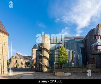 Paderborn: Erzbischöfliches Diözesanmuseum, Kirche Gaukirche St. Ulrich, Marktplatz im Teutoburger Wald, Nordrhein-West Stockfoto