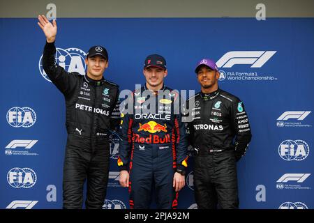 Albert Park, 1. April 2023 Max Verstappen (NED) des Teams Red Bull qualifiziert sich zuerst, George Russell (GBR) des Teams Mercedes Zweiter und Lewis Hamilton (GBR) des Teams Mercedes Third. Corleve/Alamy Live News Stockfoto