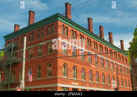 Das historische Jugendarbeitsgebäude in Jim thorpe Pennsylvania an einem sonnigen Tag. Stockfoto