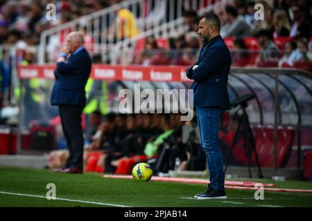 Gerona, Spanien. 01. April 2023. Cheftrainer Diego Martinez (RCD Espanyol) während eines Spiels in La Liga Santander zwischen Girona FC und RCD Espanyol am Estadio Municipal de Montilivi in Girona, Spanien am 1. April 2023. (Foto/Felipe Mondino) Kredit: Unabhängige Fotoagentur/Alamy Live News Stockfoto