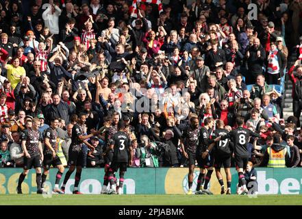 Ethan Pinnock aus Brentford feiert das dritte Tor seiner Mannschaft während des Premier League-Spiels im AMEX Stadium, Brighton. Foto: Samstag, 1. April 2023. Stockfoto