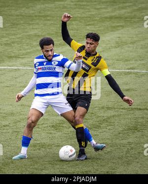 SPAKENBURG - Fußballspieler in Aktion während des Spiels zwischen SV Spakenburg und OFC. Spakenburg stürzte im Viertelfinale des KNVB-Pokals ein, indem er den FC Utrecht 4-1 eliminierte. ANP REMKO DE WAAL Credit: ANP/Alamy Live News Stockfoto