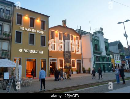 Vila Nova de Gaia, Portugal, cais Gaia Geschäfte und Portweinhäuser Stockfoto