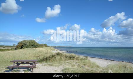 Picknickbereich an der Ostsee in Fehmarn, Schleswig-Holstein, Deutschland Stockfoto