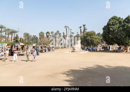 Der Hauptplatz des Freiluftmuseums in Memphis, Ägypten Stockfoto