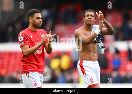Renan Lodi vom Nottingham Forest und Danilo vom Nottingham Forest während des Premier League-Spiels zwischen Nottingham Forest und Wolverhampton Wanderers am City Ground, Nottingham, am Samstag, den 1. April 2023. (Foto: Jon Hobley | MI News) Guthaben: MI News & Sport /Alamy Live News Stockfoto