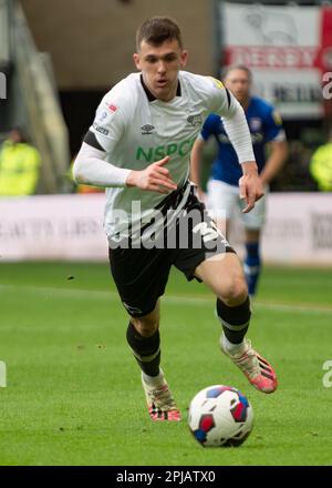 Derby County Football Team gegen Ipswich Town FC am 01. April 2023 im Pride Park Stadium in Derby, Großbritannien. Jason Knight (Derby County) im Pride Park Stadium, Derby, Großbritannien Kredit: Mark Dunn/Alamy Live News Stockfoto