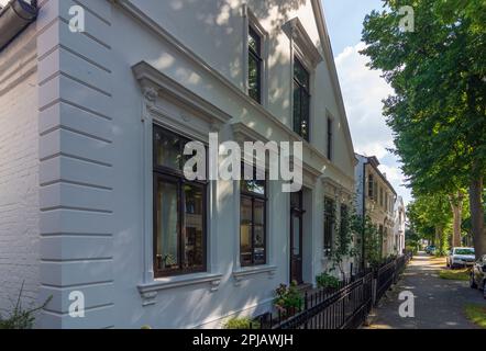 Bremen: Kapitänshäuser im Bezirk Vegesack Weserstraße in Bremen, Deutschland Stockfoto