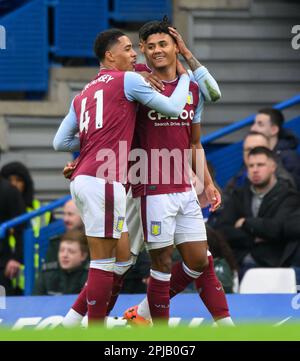 London, Großbritannien. 01. April 2023. 01. April 2023 - Chelsea gegen Aston Villa - Premier League - Stamford Bridge Ollie Watkins von Aston Villa feiert sein Halbtreffer während des Premier League-Spiels auf der Stamford Bridge, London. Bildkredit: Mark Pain/Alamy Live News Stockfoto