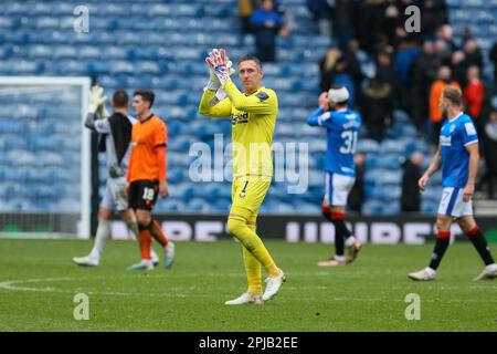 Glasgow, Großbritannien. 1. April 2023. Die Rangers spielten Dundee United im Ibrox Stadium, der Heimat der Rangers, in einem Spiel der schottischen Premiership. Die Rangers gewannen 2:0, wobei Malik Tillman (Nummer 71) beide Tore in 38 Minuten und 55 Minuten erzielte. Es war ein wichtiges Spiel für Allan McGregor, den Rangers Torwart, denn es war das 500. Spiel, das er für den Club gespielt hatte. Kredit: Findlay/Alamy Live News Stockfoto