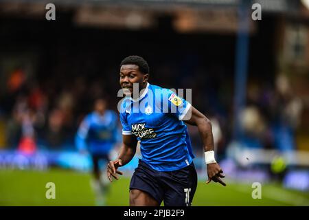 Ephron Mason Clarke (10 Peterborough United) während des Spiels der Sky Bet League 1 zwischen Peterborough und Oxford United in der London Road, Peterborough, am Samstag, den 1. April 2023. (Foto: Kevin Hodgson | MI News) Guthaben: MI News & Sport /Alamy Live News Stockfoto