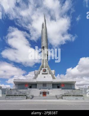 Luanda Angola - 03 24 2023 Uhr: Panoramablick von außen am Denkmal zu Ehren von Doktor António Agostinho Neto, erster Präsident Angolas und Befreier Stockfoto