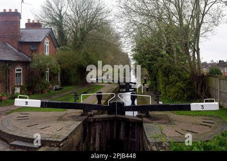 Der Rushall Canal in der Nähe der Five Ways Bridge, West Midlands, England, Großbritannien Stockfoto