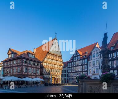 Hildesheim: Marktplatz, Bäckeramtshaus, Knochenhaueramtshaus, Fachwerkhaus, Brunnen Rolandsbrunn Stockfoto