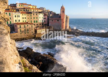 Luftaufnahme von Tellaro, altes und kleines Dorf in der Nähe von Lerici, im Golf von La Spezia (Golfo dei Poeti) Ligurien, Italien, Europa Stockfoto