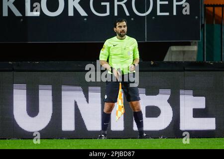 Nijmegen, Niederlande. 01. April 2023. NIJMEGEN, NIEDERLANDE - APRIL 1: Stellvertretender Schiedsrichter Cristian Dobre während des niederländischen Eredivisie-Spiels zwischen NEC Nijmegen und PSV im Stadion de Goffert am 1. April 2023 in Nijmegen, Niederlande (Foto von Broer van den Boom/Orange Pictures) Kredit: Orange Pics BV/Alamy Live News Stockfoto