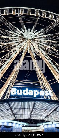 Riesenrad von Budapest bei Nacht, Ungarn Stockfoto