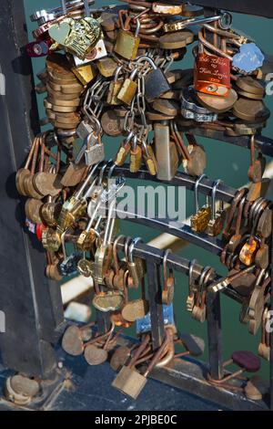 Love Locks, Cau Rong, Drachenbrücke, Da Nang, Danang, Zentralvietnam, Vietnam Stockfoto