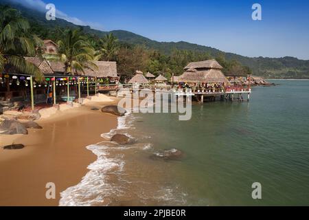 Bambushütten in Rangbeach, Danang, Vietnam Stockfoto