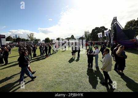 1. April 2023, Albert Park, Melbourne, FORMEL 1 ROLEX AUSTRALIAN GRAND PRIX 2023, in der Filmzuschauer in der Melbourne Fanzone. Stockfoto