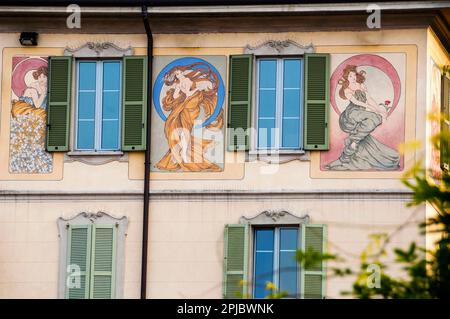 Jugendstilfassade in Como, Italien. Stockfoto