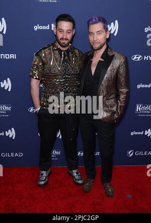 Michael Turchin und Lance Bass nehmen am 30. März 2023 in Beverly Hills, Kalifornien, an den alljährlichen GLAAD Media Awards 34. im Beverly Hilton Teil. Foto: Stockfoto
