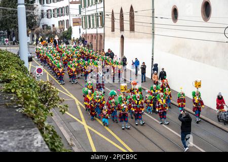 Eine Brass-Clown-Band beim Basler Schweiz Karneval oder bei der Fasnacht-Parade Stockfoto