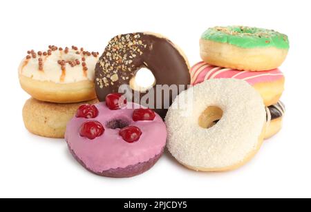 Süße, leckere glasierte Donuts auf weißem Hintergrund Stockfoto