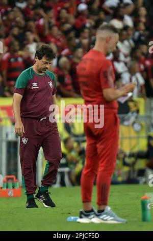 Rio de Janeiro, Brasilien, 01. April 2023. Fluminense Manager Fernando Diniz während des Spiels zwischen Flamengo und Fluminense, für die Finalmeisterschaft Carioca 2023, im Maracana Stadium, am 01. April in Rio de Janeiro. Foto: Marcello Dias/DiaEsportivo/Alamy Live News Stockfoto