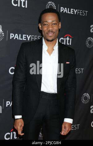 Los Angeles, USA. 01. April 2023. LOS ANGELES - APR 1: Tyler James Williams beim PaleyFest 2023 - Abbott Elementary at the Dolby Theater am 1. April 2023 in Los Angeles, CA (Foto: Katrina Jordan/Sipa USA) Guthaben: SIPA USA/Alamy Live News Stockfoto