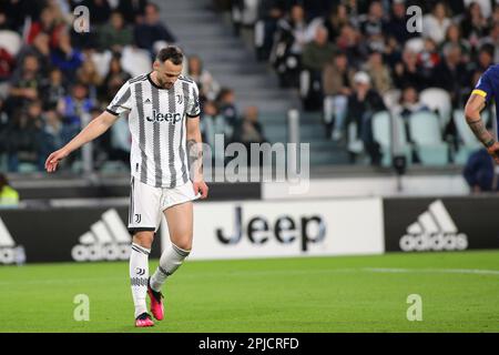 Turin, Italien. 01. April 2023. Federico Gatti (FC Juventus) enttäuscht während des Spiels Juventus FC gegen Hellas Verona, italienischer Fußball Serie A in Turin, Italien, April 01 2023 Kredit: Independent Photo Agency/Alamy Live News Stockfoto