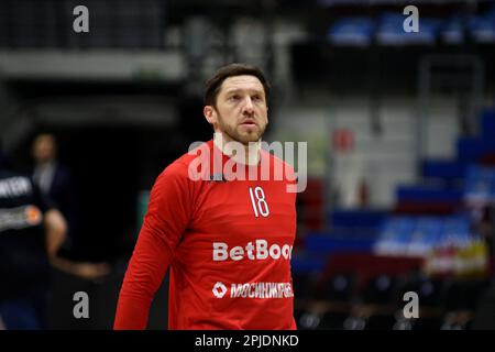 Sankt Petersburg, Russland. 01. April 2023. Evgeny Voronov (Nr. 18) von MBA Moskau in Aktion während des VTB United League Basketballspiels, zweite Stufe, zwischen Zenit St. Petersburg und MBA Moskau in der Sibur Arena. Endergebnis: Zenit 61:65 MBA. (Foto: Maksim Konstantinov/SOPA Images/Sipa USA) Guthaben: SIPA USA/Alamy Live News Stockfoto