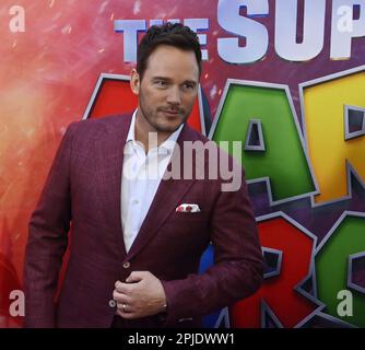 Los Angeles, Usa. 01. April 2023. Das Casting-Mitglied Chris Pratt, die Stimme von Mario, nimmt an der Premiere des animierten Science-Fantasy-Comedy-Films „The Super Mario Bros Film im Regal L.A. Live in Los Angeles am Samstag, den 1. April 2023. Storyline: Ein Klempner aus Brooklyn namens Mario reist durch das Pilzreich mit einer Prinzessin namens Peach und einem anthropomorphen Pilz namens Kröte, um Marios Bruder Luigi zu finden und die Welt vor einem skrupellosen, feuerspeienden Koopa namens Bowser zu retten. Foto: Jim Ruymen/UPI Credit: UPI/Alamy Live News Stockfoto