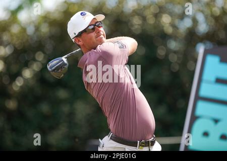 Orlando, Florida, USA. 1. April 2023. Andy Ogletree von den Crushers schlägt in der zweiten Runde der LIV Golf Invitational - Orlando im Orange County National ab. (Kreditbild: © Debby Wong/ZUMA Press Wire) NUR REDAKTIONELLE VERWENDUNG! Nicht für den kommerziellen GEBRAUCH! Kredit: ZUMA Press, Inc./Alamy Live News Stockfoto