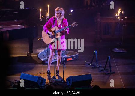 Oslo, Norwegen. 01. April 2023. Die kanadisch-amerikanische Sängerin, Songwriterin und Musikerin Martha Wainwright führt ein Live-Konzert im Kulturkirken Jakob in Oslo auf. (Foto: Gonzales Photo/Alamy Live News Stockfoto