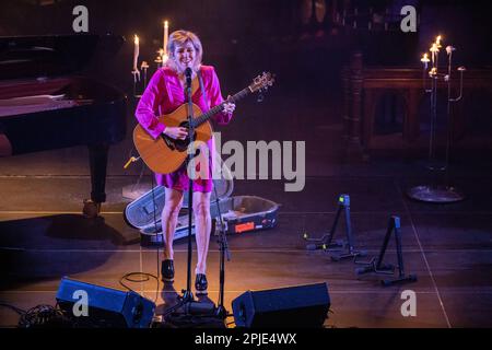 Oslo, Norwegen. 01. April 2023. Die kanadisch-amerikanische Sängerin, Songwriterin und Musikerin Martha Wainwright führt ein Live-Konzert im Kulturkirken Jakob in Oslo auf. (Foto: Gonzales Photo/Alamy Live News Stockfoto