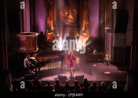 Oslo, Norwegen. 01. April 2023. Die kanadisch-amerikanische Sängerin, Songwriterin und Musikerin Martha Wainwright führt ein Live-Konzert im Kulturkirken Jakob in Oslo auf. (Foto: Gonzales Photo/Alamy Live News Stockfoto
