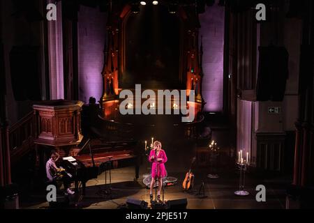 Oslo, Norwegen. 01. April 2023. Die kanadisch-amerikanische Sängerin, Songwriterin und Musikerin Martha Wainwright führt ein Live-Konzert im Kulturkirken Jakob in Oslo auf. (Foto: Gonzales Photo/Alamy Live News Stockfoto