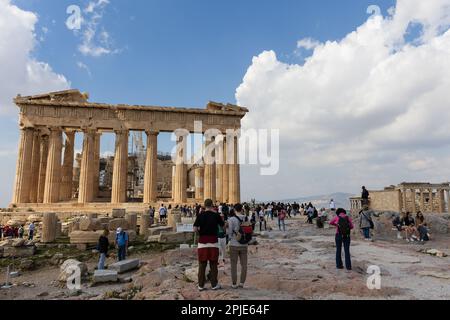 Erkunden Sie die Schönheit und Geschichte von Athen, Griechenland, mit unserer Sammlung von atemberaubenden Fotos. Von der berühmten Akropolis, die zum UNESCO-Weltkulturerbe gehört Stockfoto